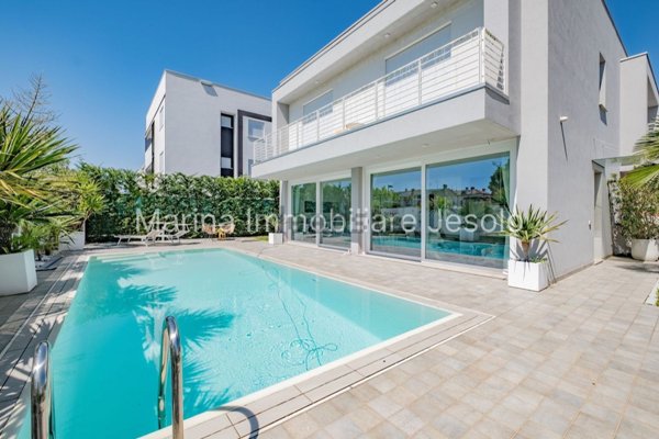 casa indipendente in vendita a Jesolo in zona Lido