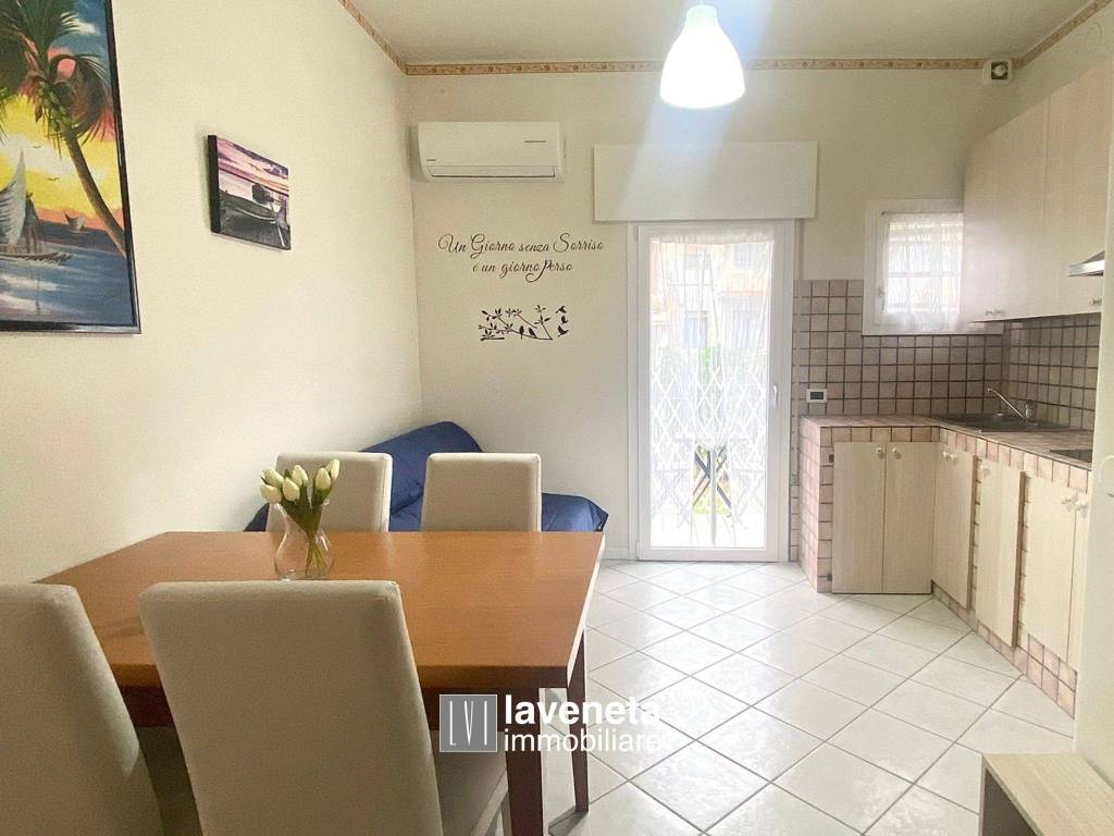 appartamento in vendita a Jesolo in zona Lido