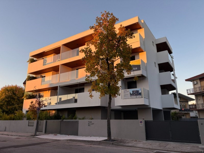 appartamento in vendita a Jesolo in zona Lido