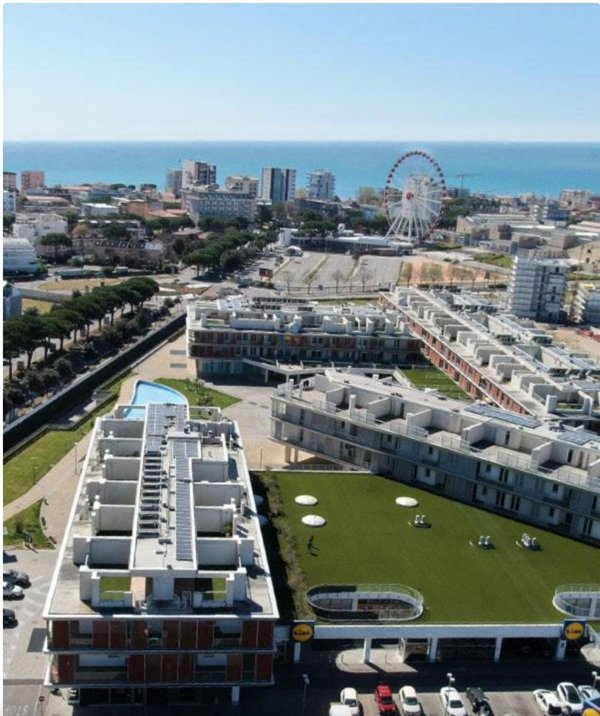 locale commerciale in vendita a Jesolo