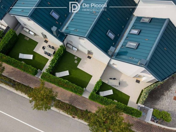 casa indipendente in vendita a Jesolo in zona Lido