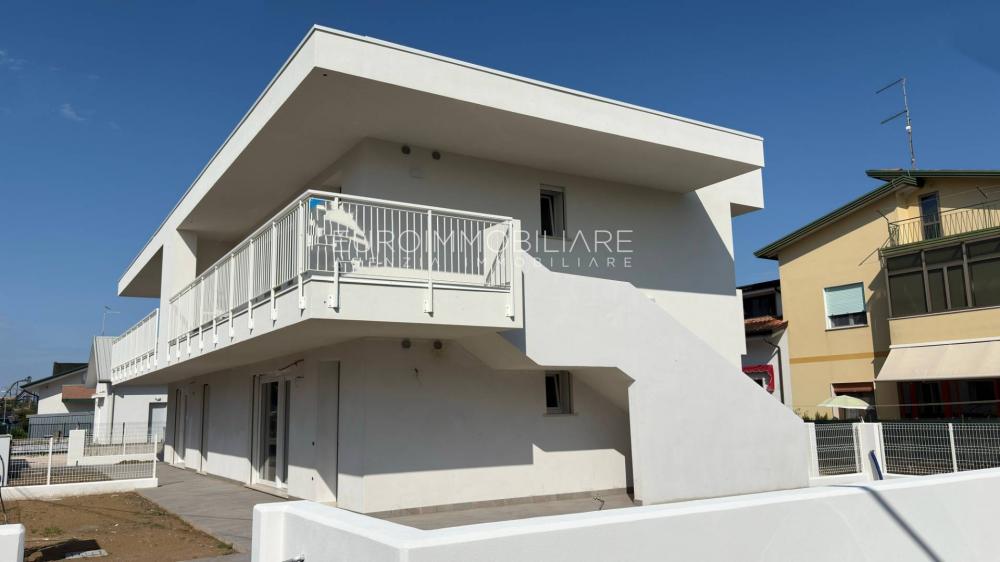 appartamento in vendita a Jesolo in zona Lido