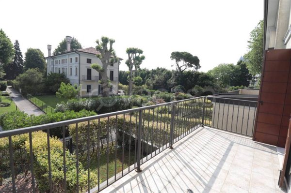 appartamento in vendita a Jesolo in zona Lido