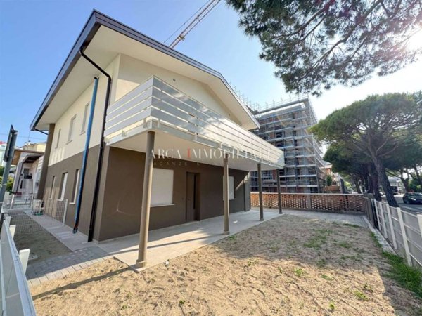 appartamento in vendita a Jesolo in zona Lido
