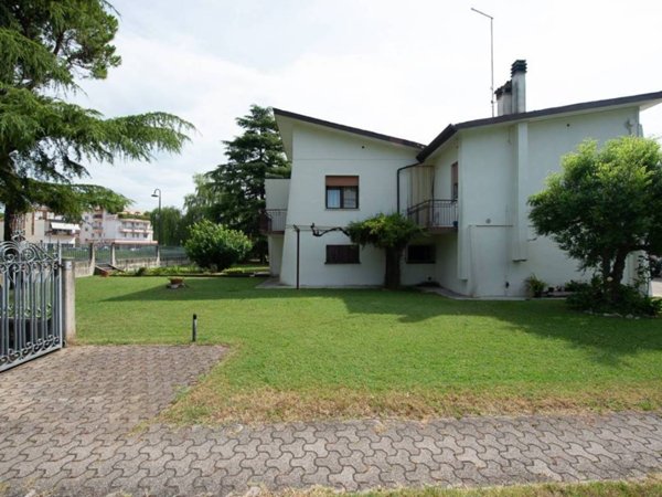 casa indipendente in vendita a Jesolo