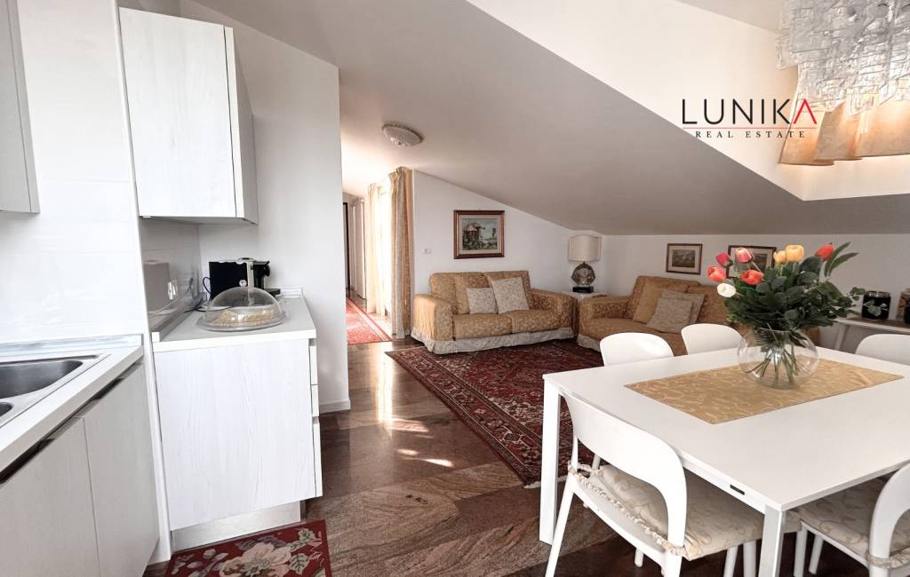 appartamento in vendita a Jesolo in zona Lido
