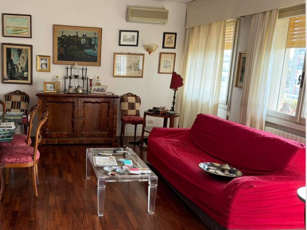 appartamento in vendita a Jesolo in zona Lido
