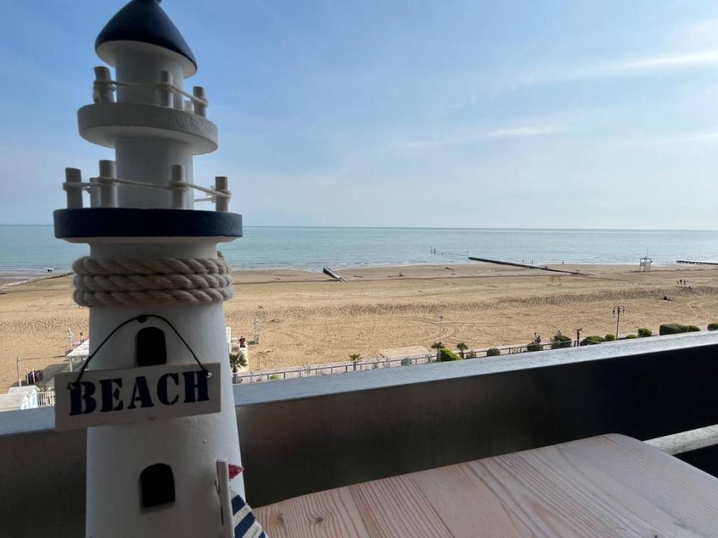 appartamento in vendita a Jesolo in zona Lido