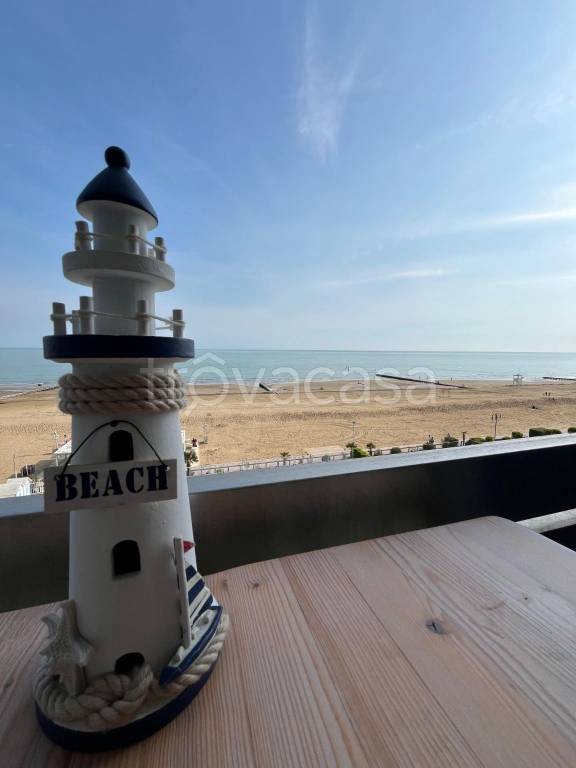 appartamento in vendita a Jesolo in zona Lido