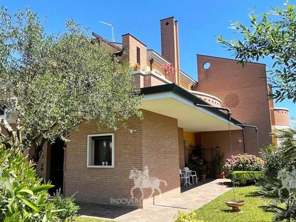 casa indipendente in vendita a Jesolo
