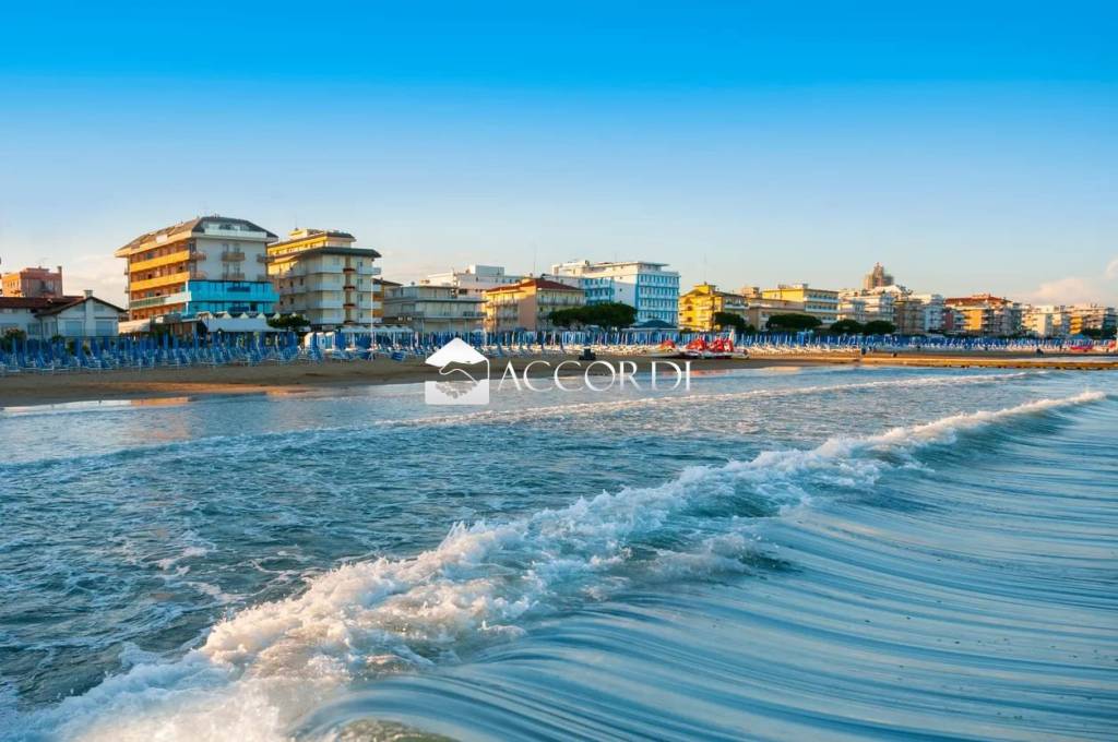 negozio in vendita a Jesolo in zona Lido