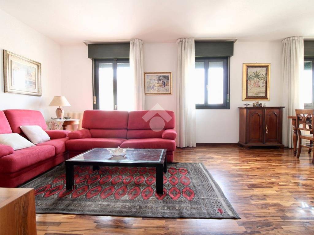 appartamento in vendita a Jesolo in zona Lido