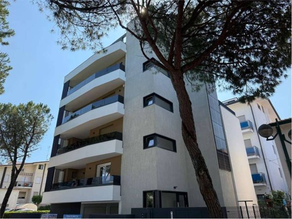 appartamento in vendita a Jesolo in zona Lido