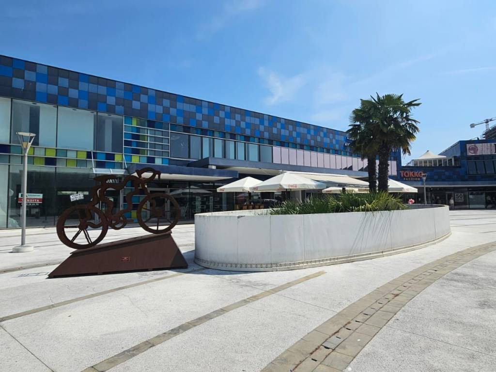 negozio in vendita a Jesolo in zona Lido