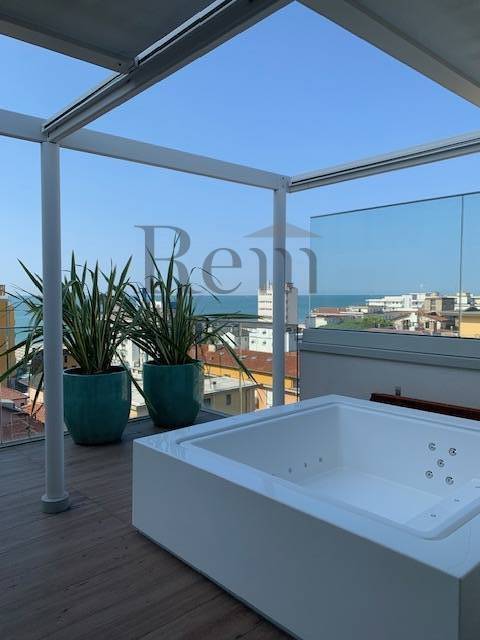 appartamento in vendita a Jesolo in zona Lido