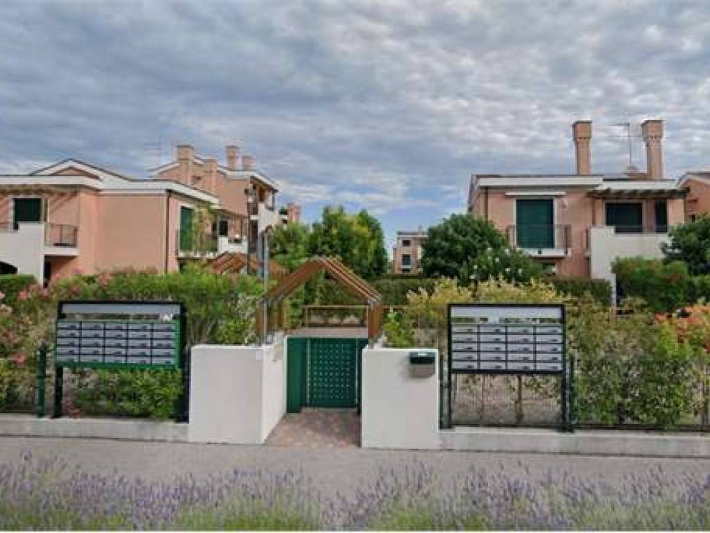 appartamento in vendita a Jesolo in zona Lido