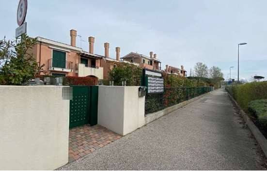 appartamento in vendita a Jesolo in zona Lido