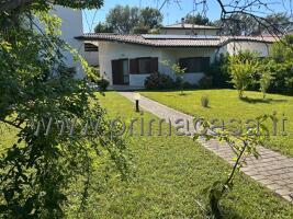 casa indipendente in vendita a Jesolo in zona Lido