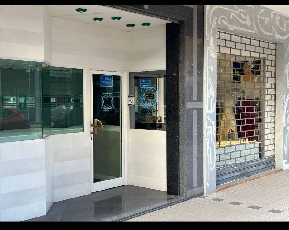 negozio in vendita a Jesolo in zona Lido