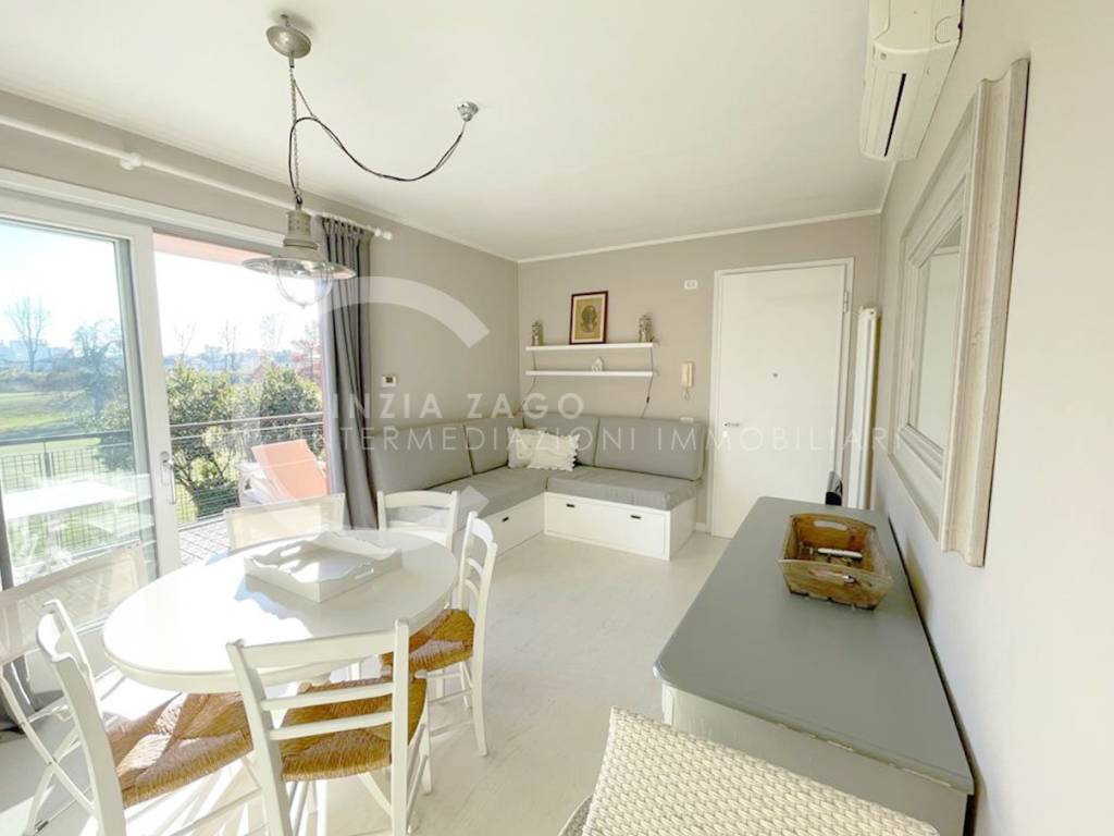 appartamento in vendita a Jesolo in zona Lido