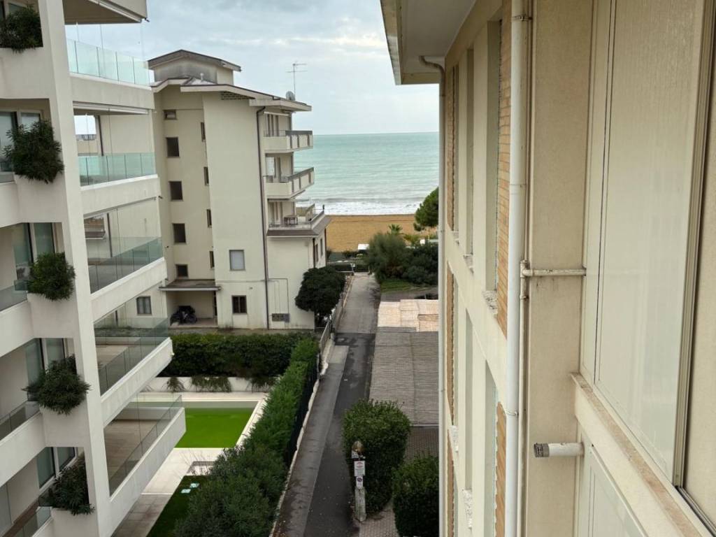 appartamento in vendita a Jesolo in zona Lido