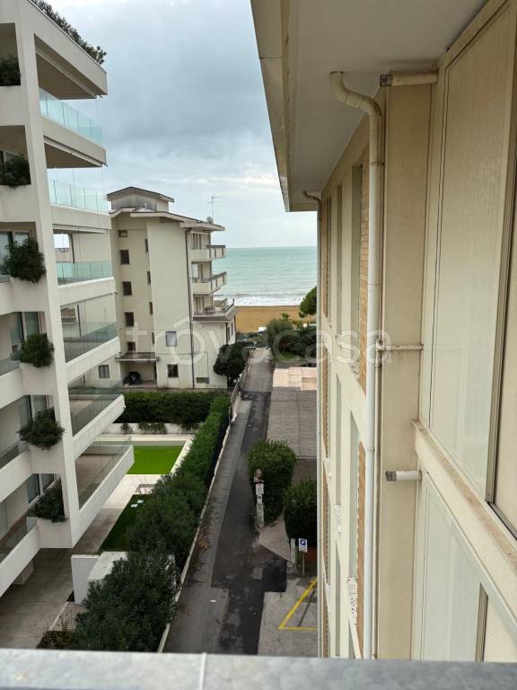 appartamento in vendita a Jesolo in zona Lido