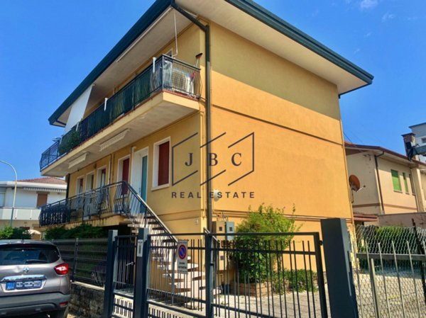 appartamento in vendita a Jesolo in zona Lido