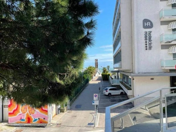 appartamento in vendita a Jesolo in zona Lido