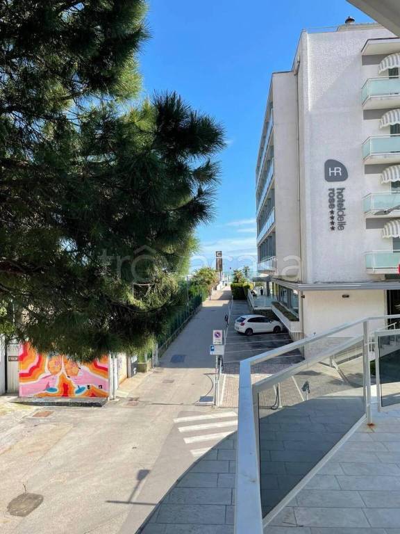 appartamento in vendita a Jesolo in zona Lido