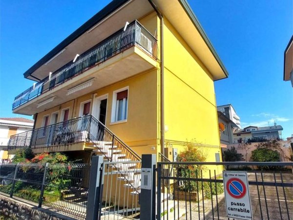 appartamento in vendita a Jesolo in zona Lido