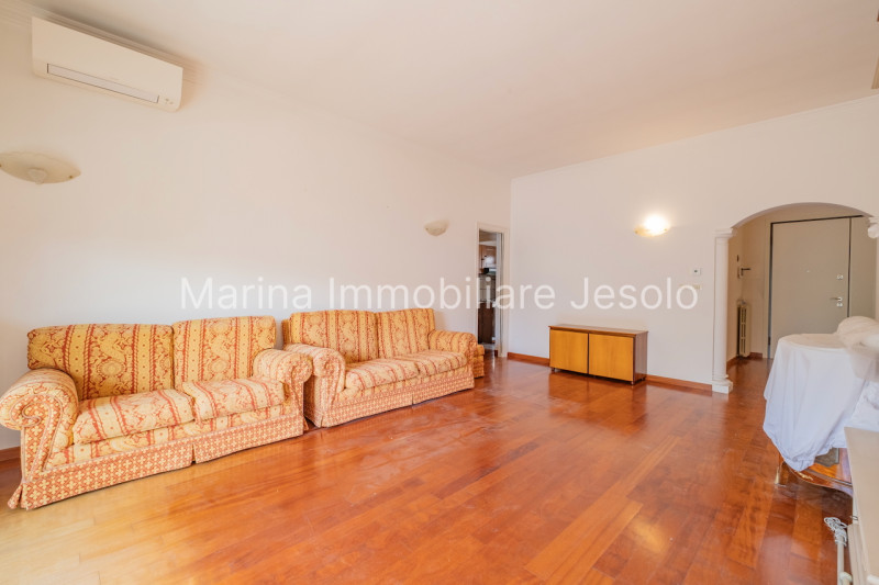 appartamento in vendita a Jesolo in zona Lido