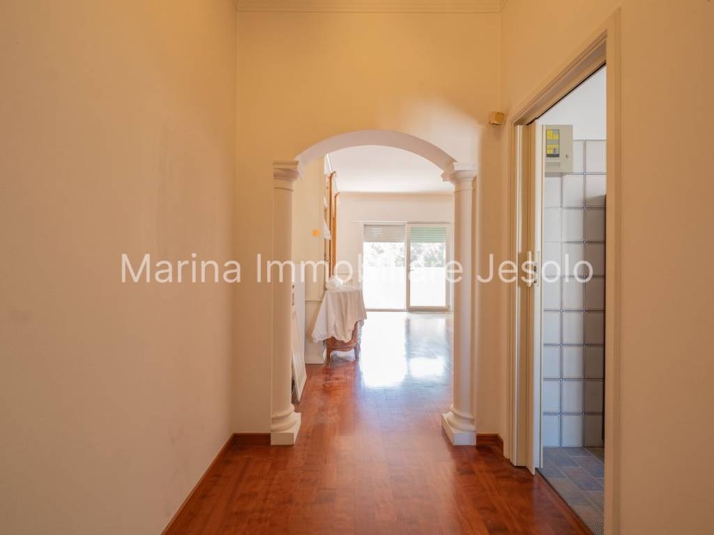 appartamento in vendita a Jesolo in zona Lido