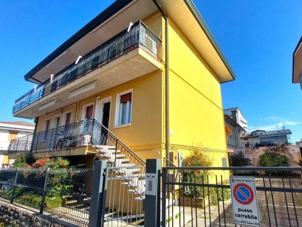 appartamento in vendita a Jesolo in zona Lido
