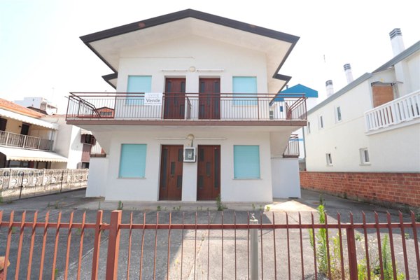 appartamento in vendita a Jesolo in zona Lido