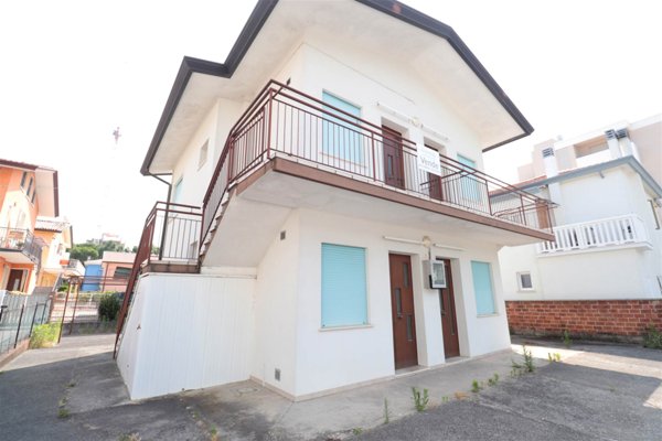 appartamento in vendita a Jesolo in zona Lido