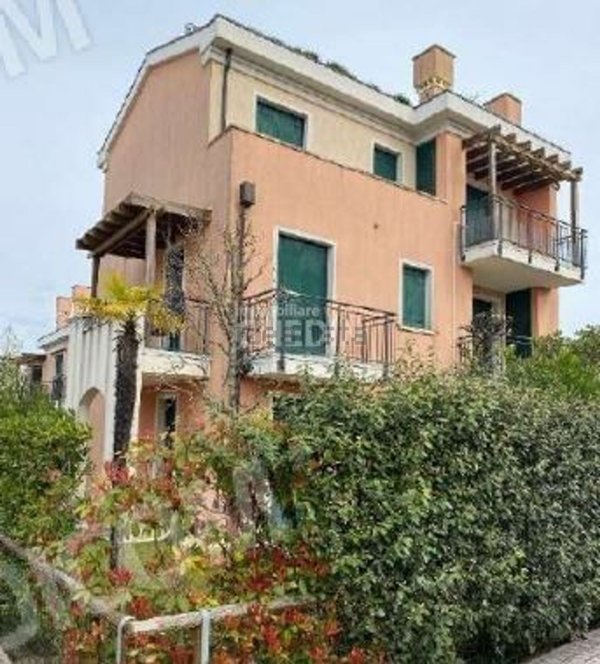 appartamento in vendita a Jesolo in zona Lido