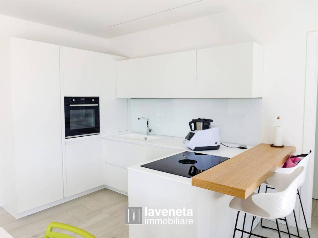 appartamento in vendita a Jesolo in zona Lido