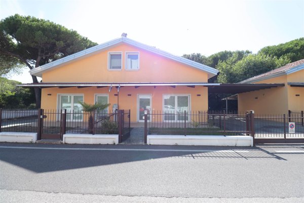 casa indipendente in vendita a Jesolo in zona Lido