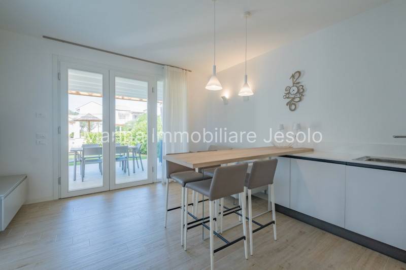 appartamento in vendita a Jesolo in zona Lido