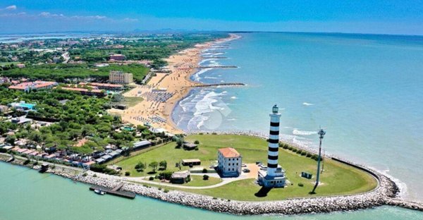 appartamento in vendita a Jesolo in zona Lido