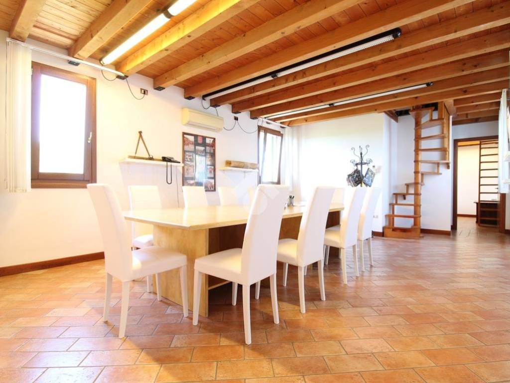 ufficio in vendita a Jesolo in zona Ca' Gamba