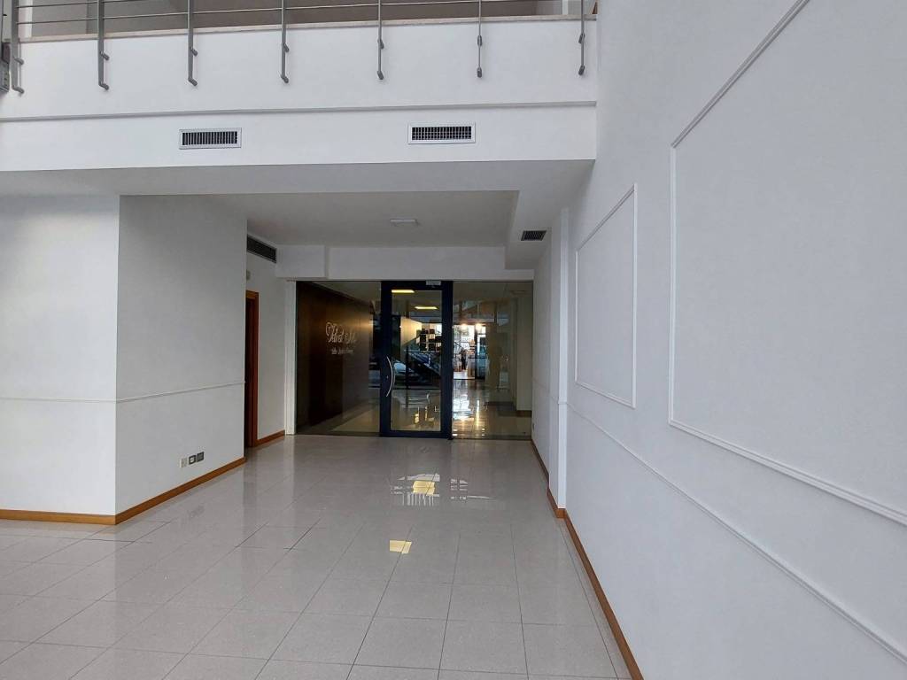 negozio in vendita a Jesolo