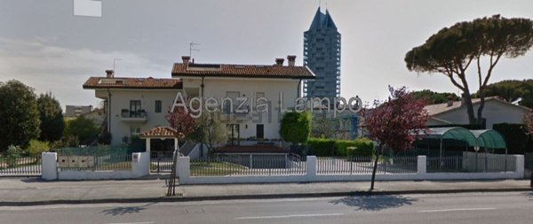 appartamento in vendita a Jesolo in zona Lido