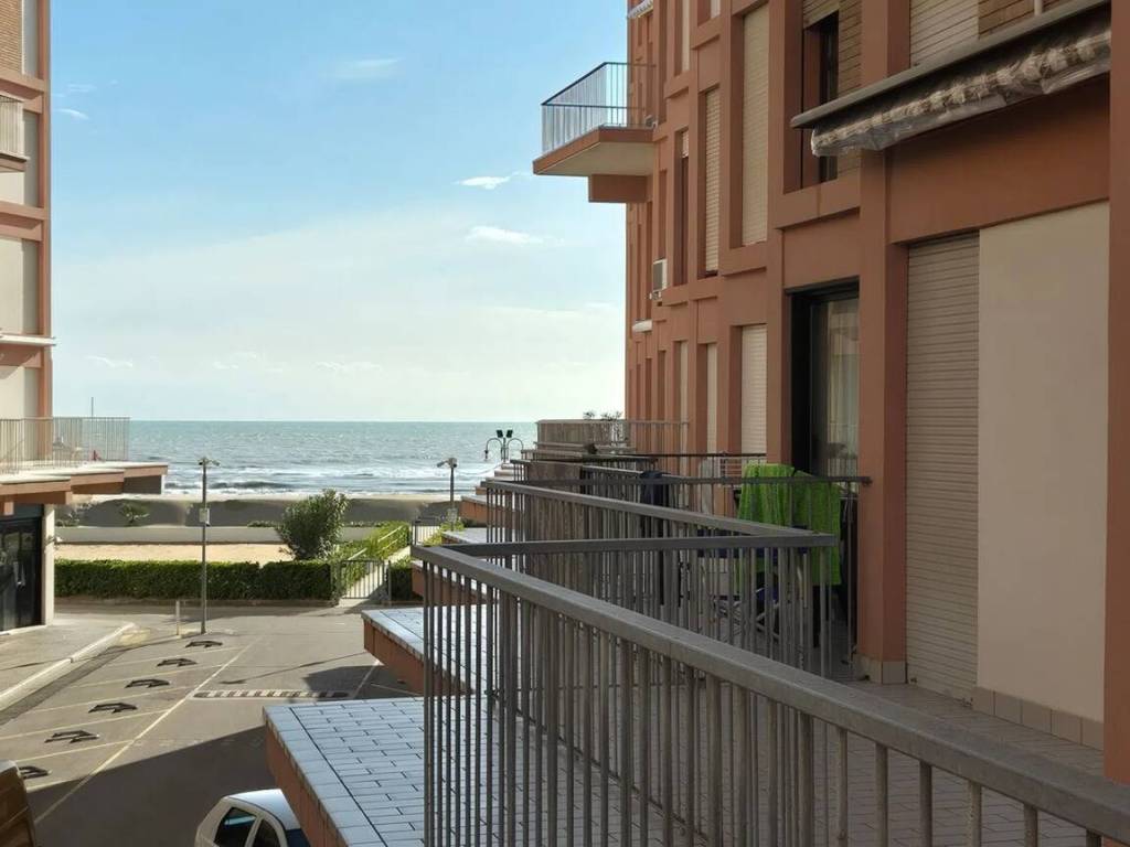 appartamento in vendita a Jesolo in zona Lido
