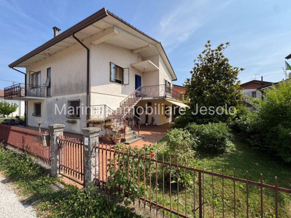 casa indipendente in vendita a Jesolo