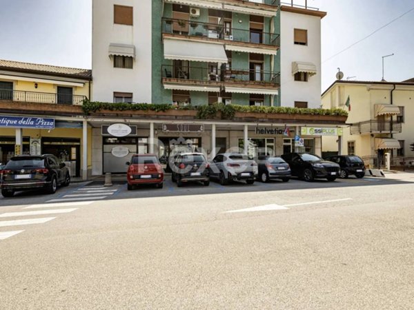appartamento in vendita a Jesolo in zona Lido