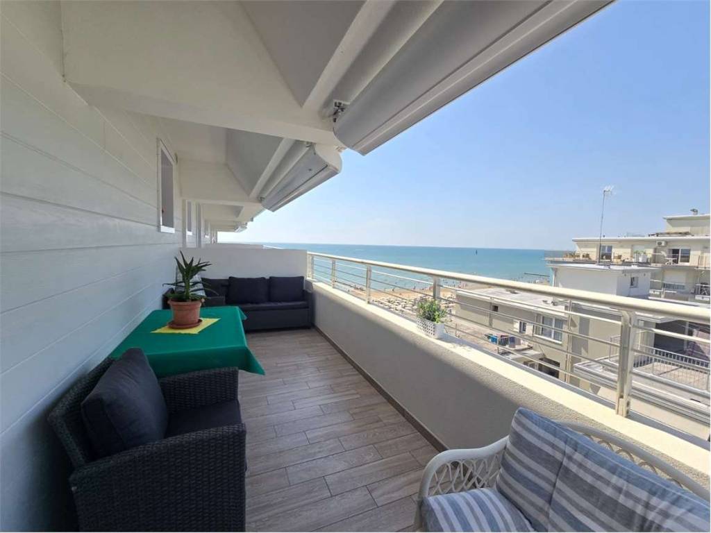 appartamento in vendita a Jesolo in zona Lido