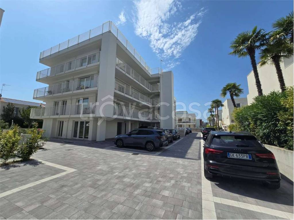 appartamento in vendita a Jesolo in zona Lido