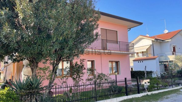 appartamento in vendita a Jesolo in zona Lido