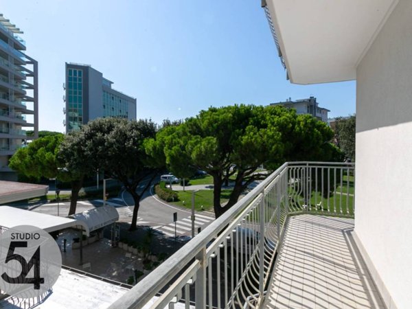 appartamento in vendita a Jesolo in zona Lido